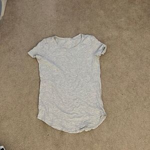 Lululemon Grey Tee 2/4 